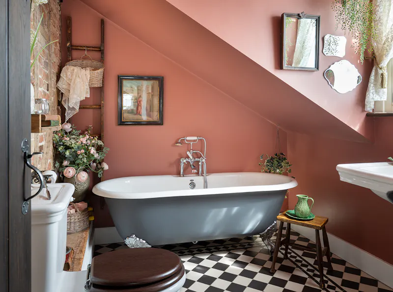 Floor - tiled at Colourful cosy Hertford cottage, C954 (photo 36)