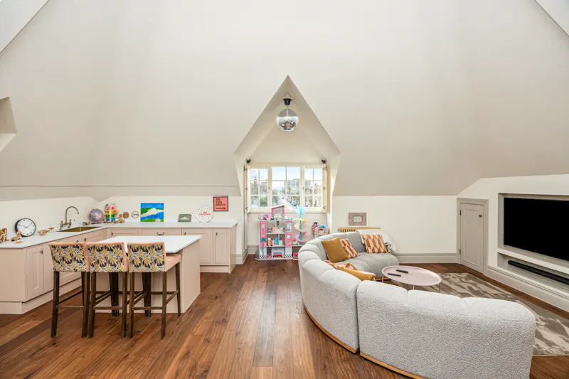 Open plan at Renovated Hove rectory , B2117 (photo 41)