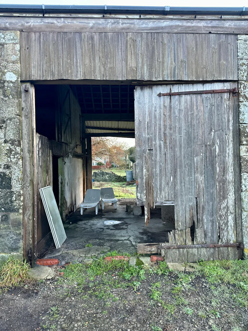 Derelict georgian Tisbury barns, N567 (photo 19)