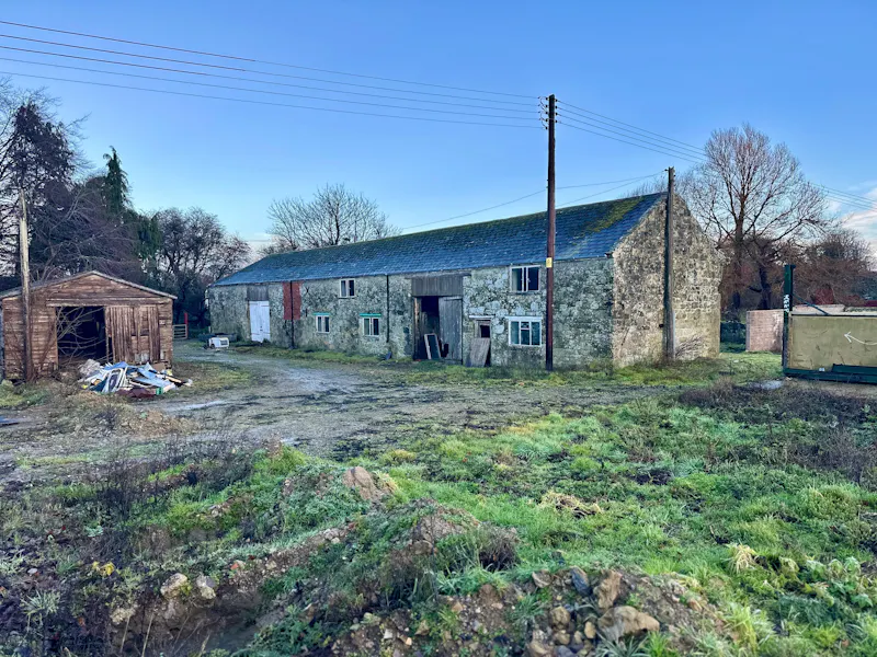 Derelict georgian Tisbury barns, N567 (photo 17)