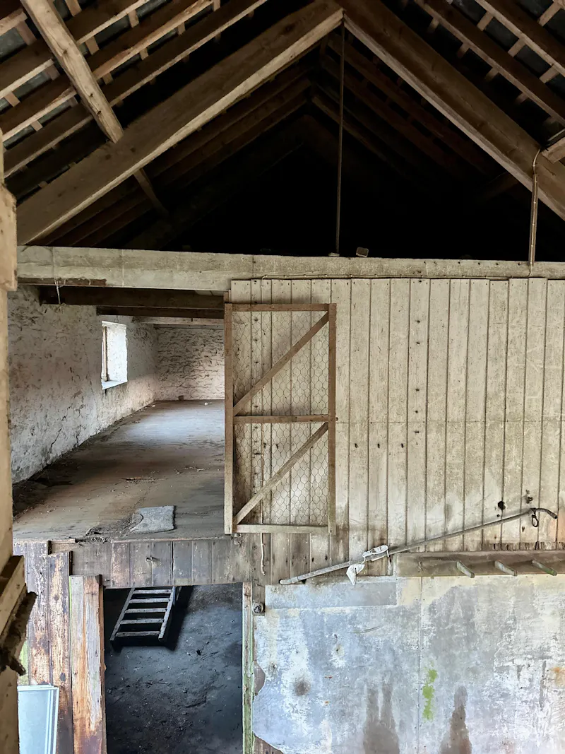 Derelict georgian Tisbury barns, N567 (photo 10)