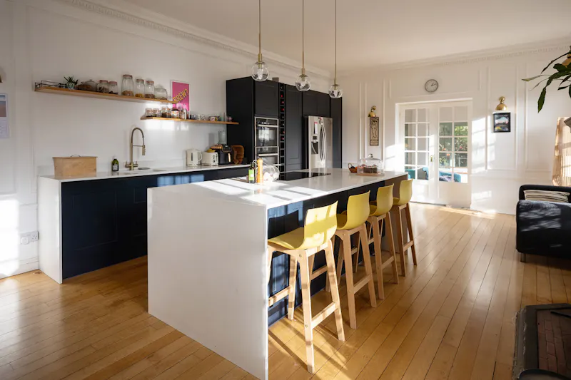Stylish Folkestone Home, D2864 (photo 6)