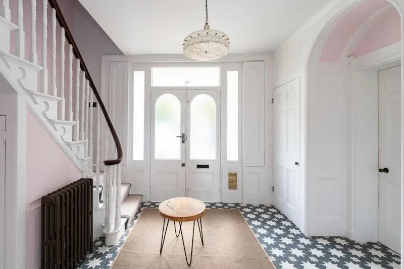 Entrance hall at Stunning South London Villa, B2103 (photo 2)