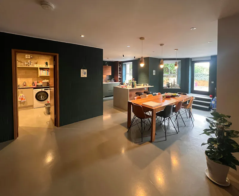 Utility room at Stunning South London Villa, B2103 (photo 6)