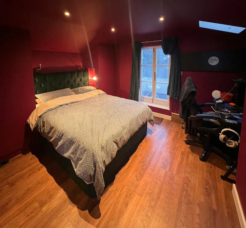 Bedroom at Stunning South London Villa, B2103 (photo 25)