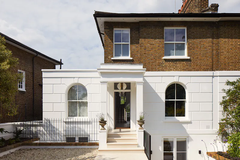 Refined Haggerston home, B2120 (photo 16)