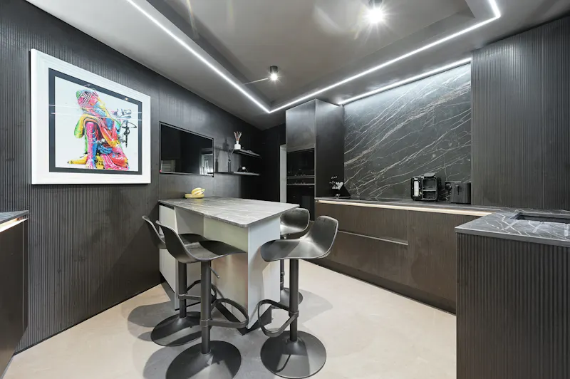 Sleek Modern Harrow apartment, B2118 (photo 8)
