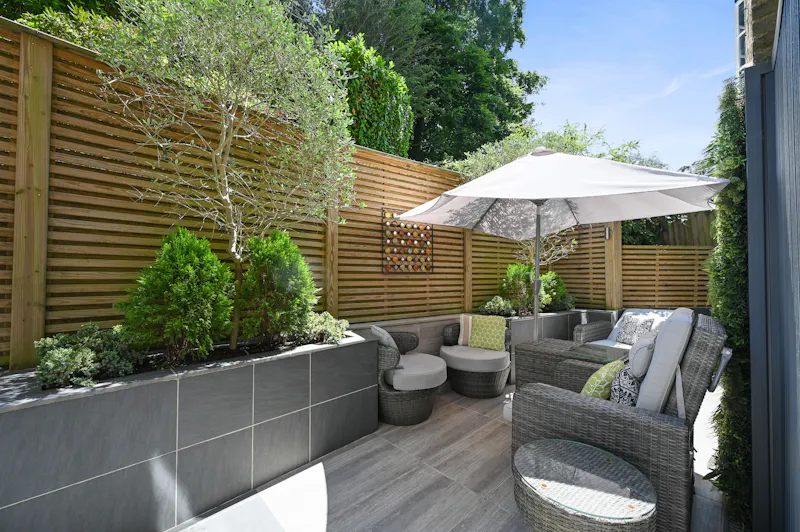 Sleek Modern Harrow apartment, B2118 (photo 22)