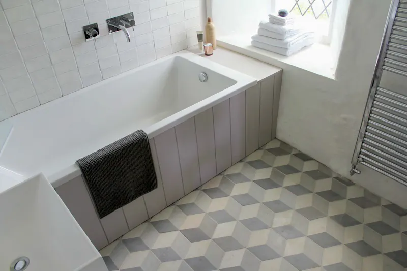 Tiled at Cosy Medieval Welsh church, CH128 (photo 13)