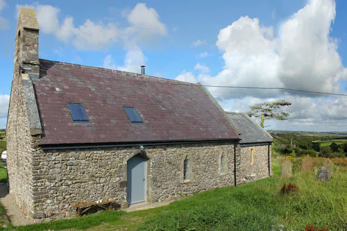 Cosy Medieval Welsh church, CH128