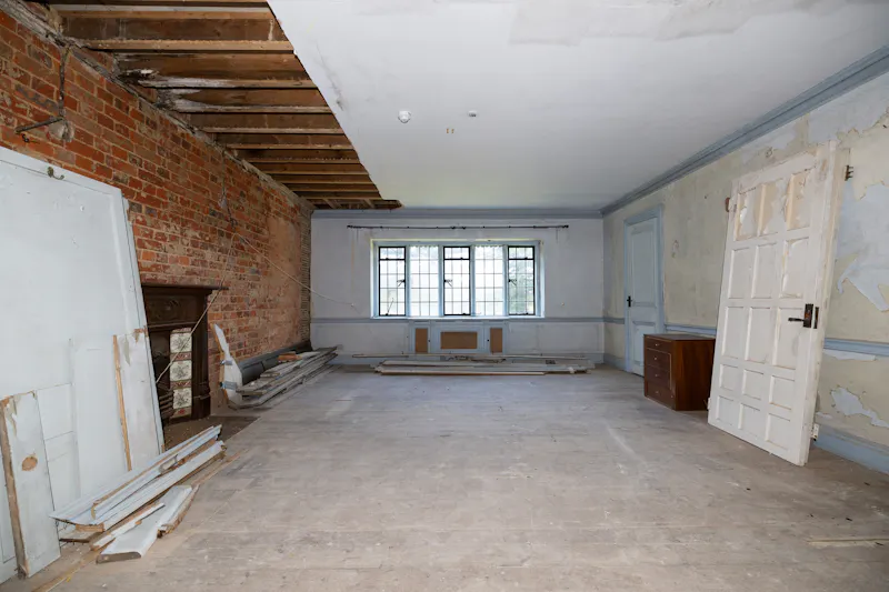 Exposed brick at Vacant Reading Tudor manor, M371 (photo 12)