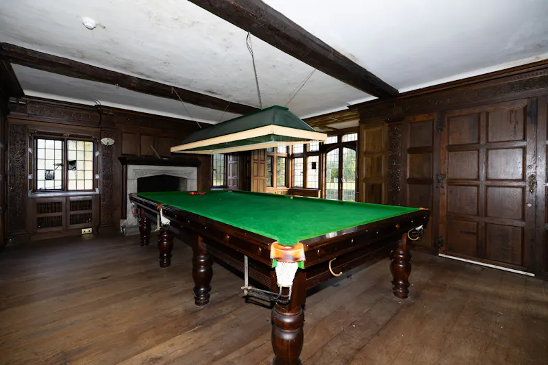 Games room at Vacant Reading Tudor manor, M371 (photo 9)