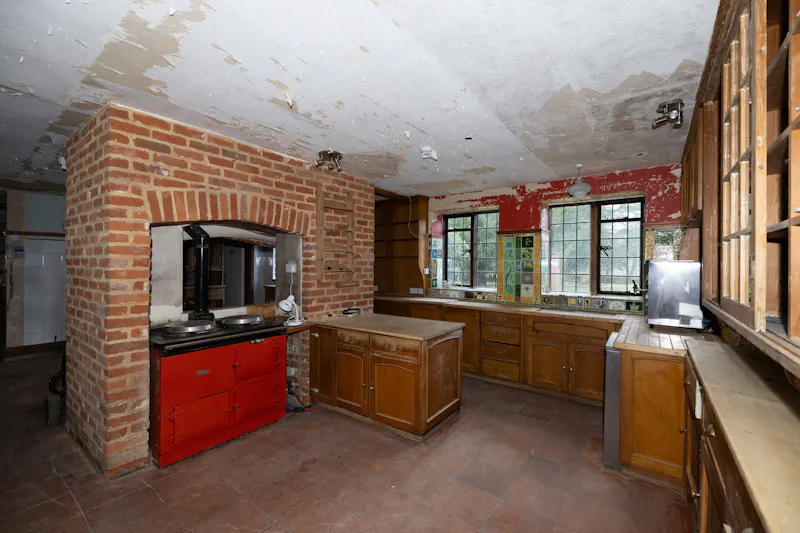 Exposed brick at Vacant Reading Tudor manor, M371 (photo 10)