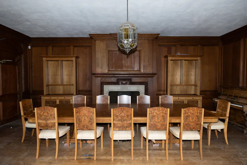 Vacant Reading Tudor manor, M371 (photo 8)