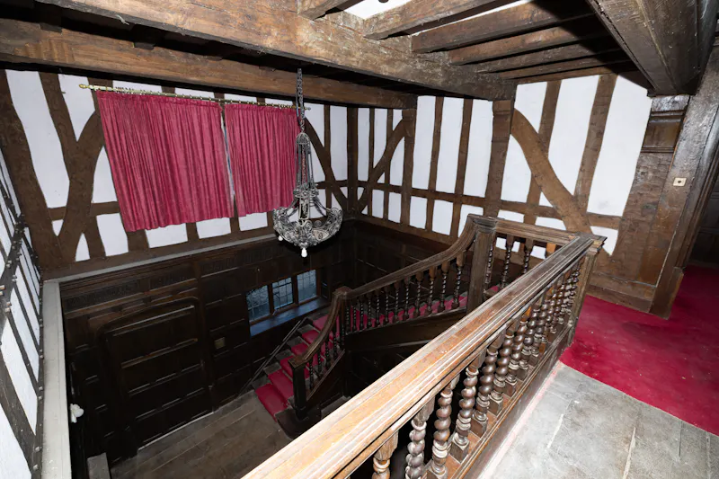 Beams at Vacant Reading Tudor manor, M371 (photo 14)