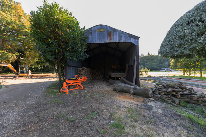 Stable / Outbuildings at Vacant Reading Tudor manor, M371 (photo 38)