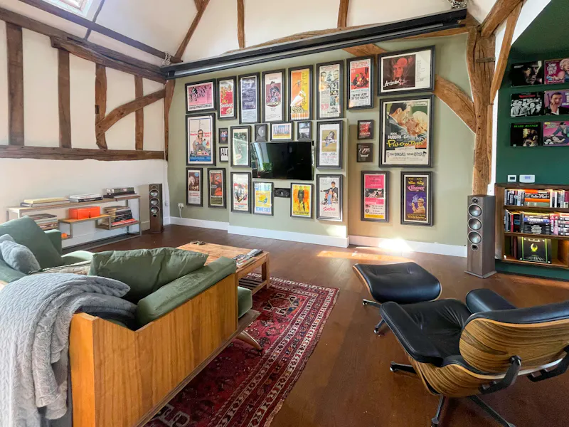 Film focused Stevenage barn, L685 (photo 6)