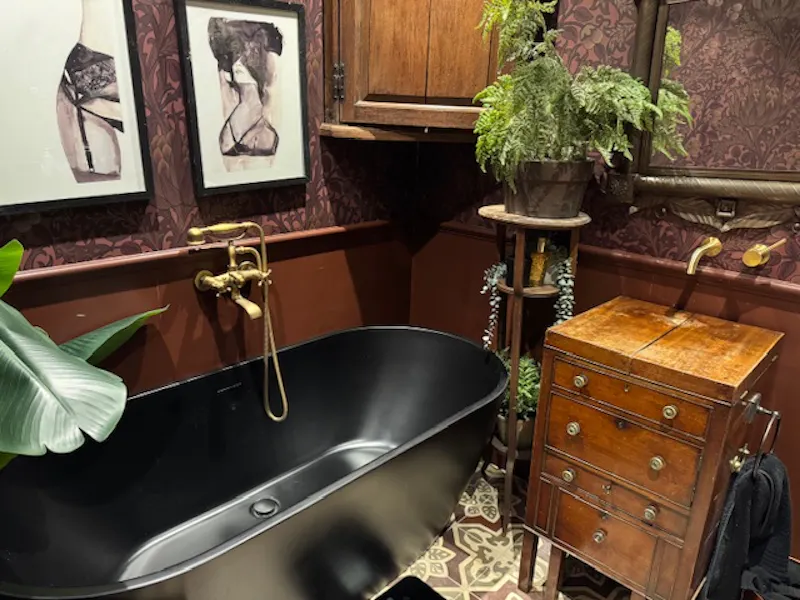 Bathroom at Character period Hampstead Home, E551 (photo 33)