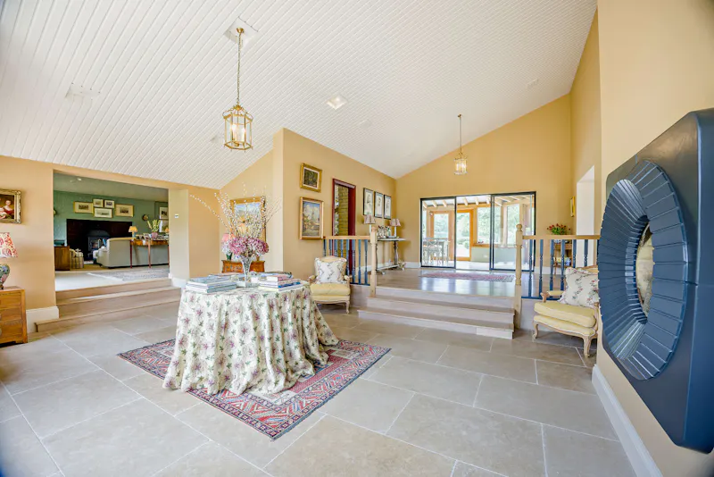 Entrance hall at Modern 1970s Tadley Renovation , D2865 (photo 2)