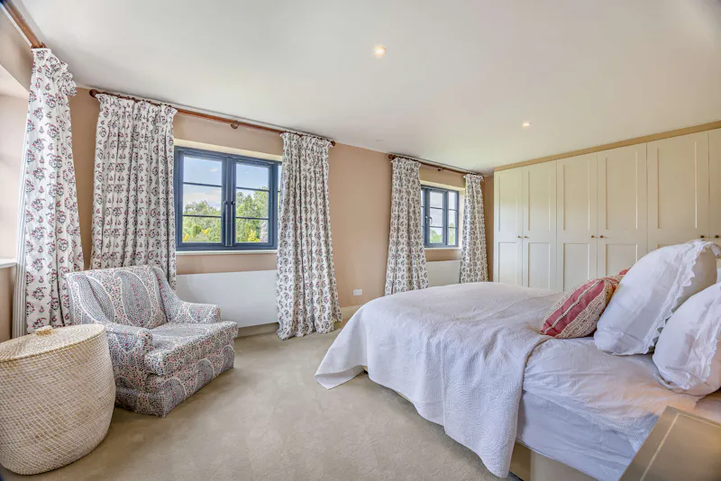 Bedroom at Modern 1970s Tadley Renovation , D2865 (photo 18)