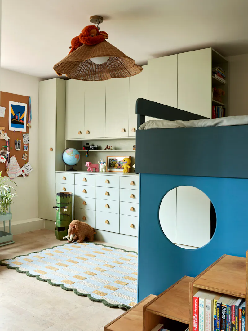 Bedroom - child's at Earthy Deal sea front house , D2866 (photo 17)