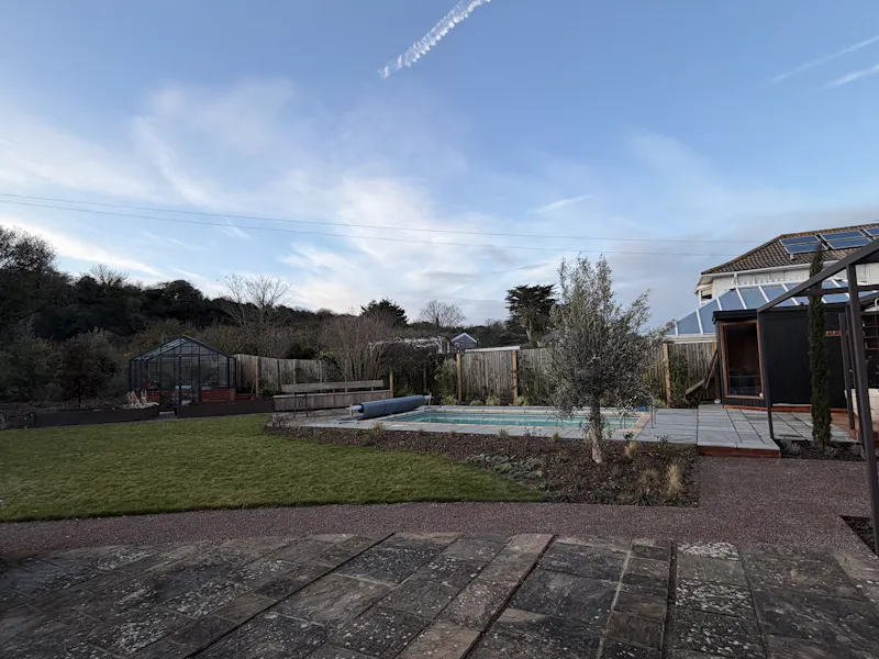 Garden at Earthy Deal sea front house , D2866 (photo 20)