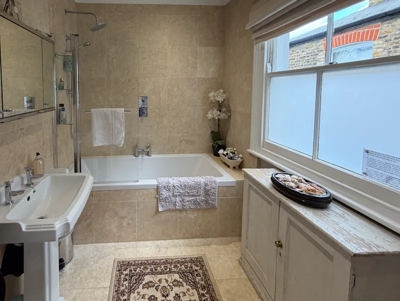 Bath at Barons Court Victorian terrace, B2123 (photo 26)