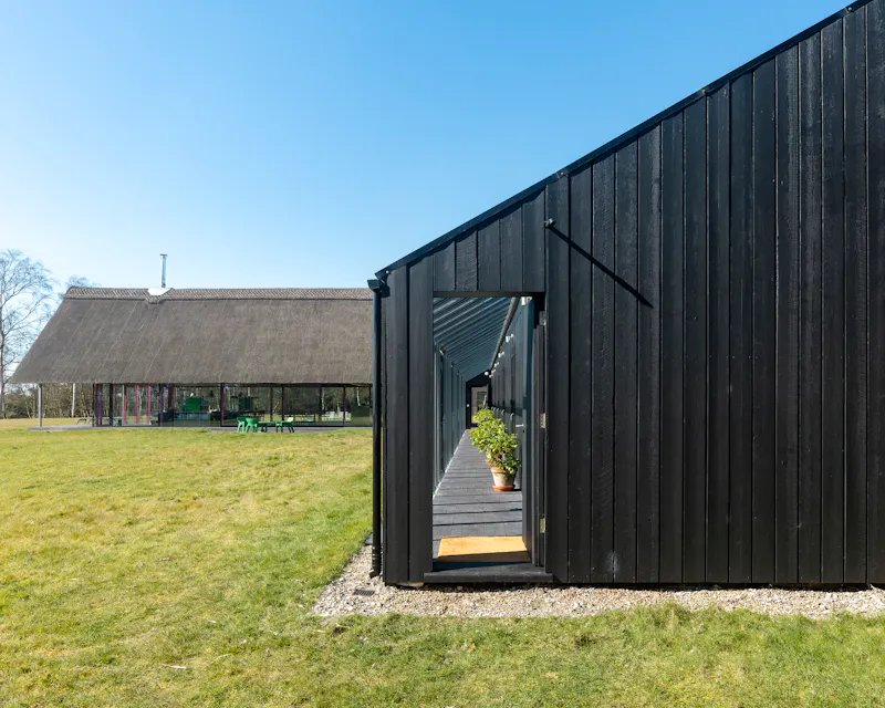 Suffolk Thatched Glass House, Q161 (photo 32)