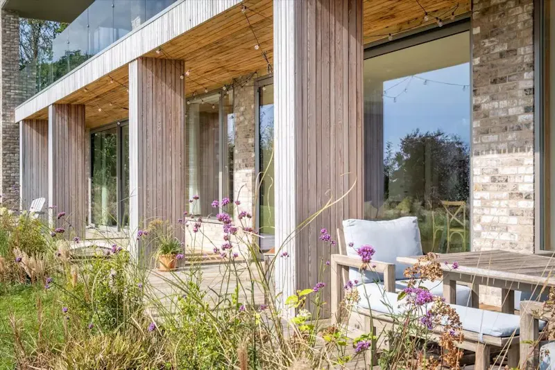 Terrace/Patio at Modern hillside house Frensham, K517 (photo 17)