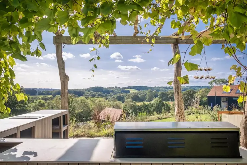 Modern hillside house Frensham, K517 (photo 18)