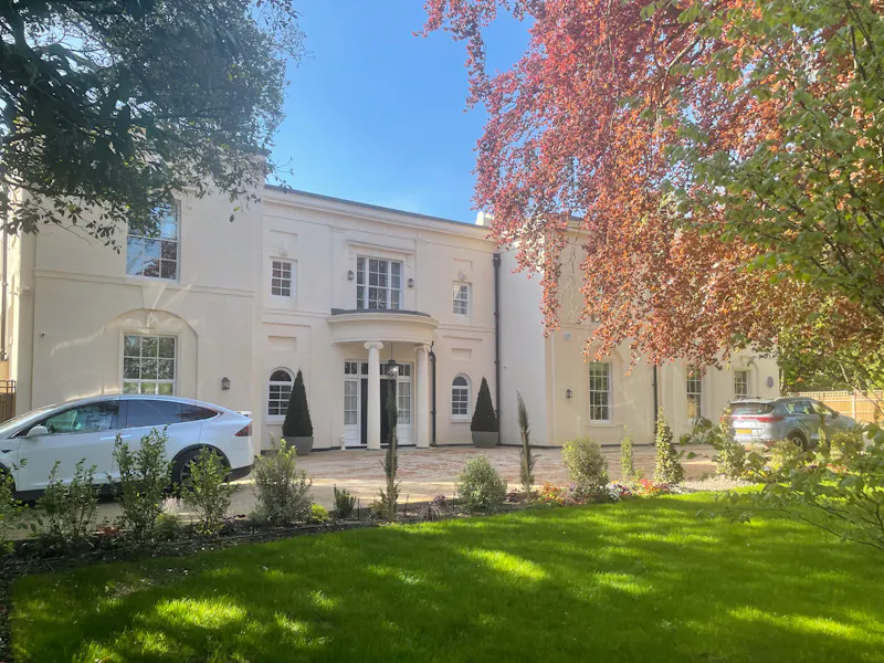 Driveway at Mill Hill Georgian mansion , A1689 (photo 63)