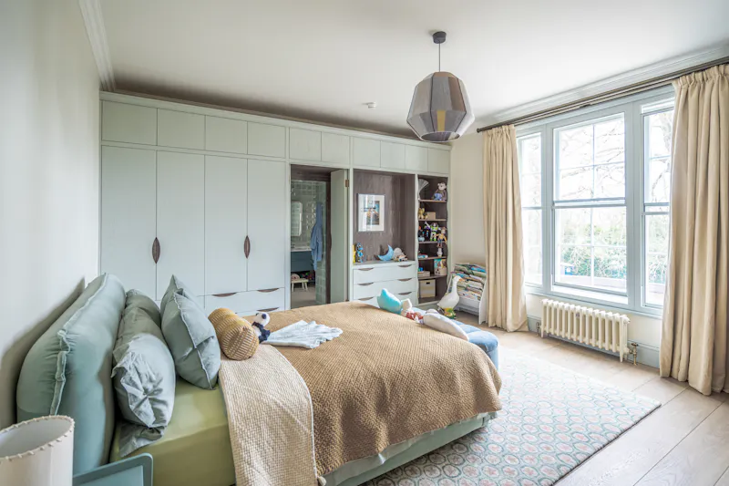 Bedroom at Mill Hill Georgian mansion , A1689 (photo 48)