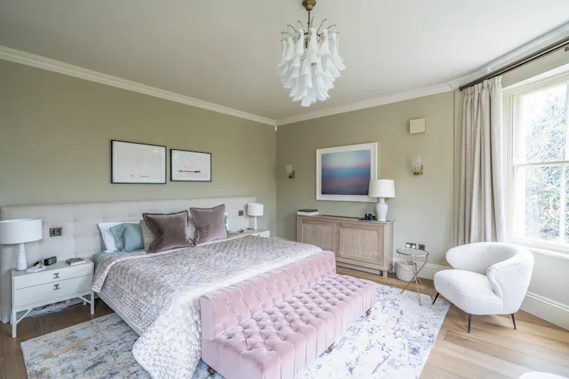 Bedroom at Mill Hill Georgian mansion , A1689 (photo 35)