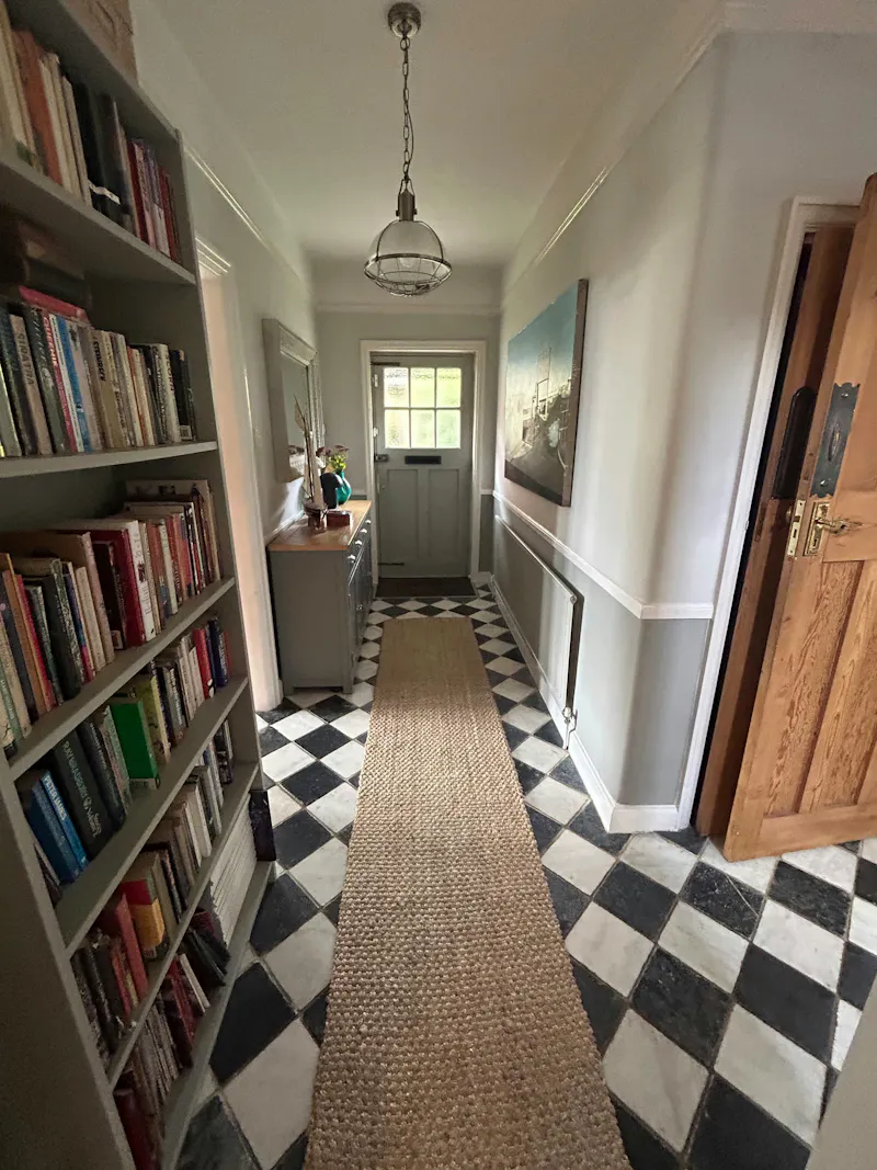 Entrance hall at Flackwell Edwardian Pool house, E552 (photo 8)