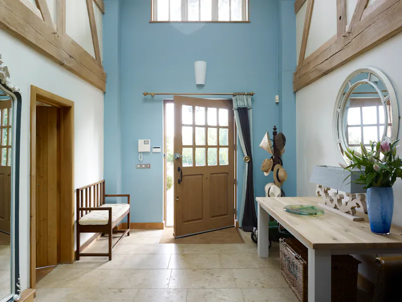 Entrance hall at Oak framed Bayford house, D2156 (photo 2)