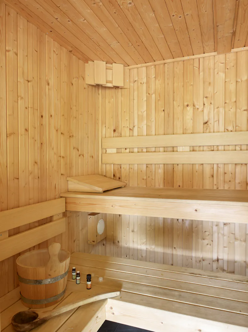 Gym at Oak framed Bayford house, D2156 (photo 52)