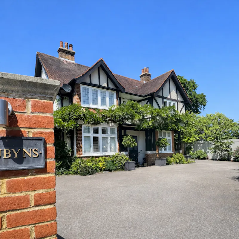 Driveway at Elegant Edwardian Oxshott home, E553 (photo 41)