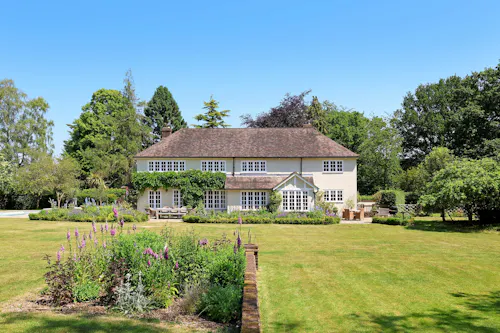 Refined Shalden Country House, D2870