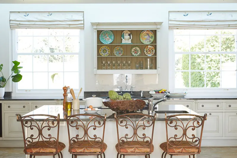 Kitchen at Elegant Ashington estate home, A1692 (photo 9)