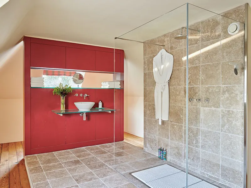 Bathroom at Elegant Ashington estate home, A1692 (photo 21)