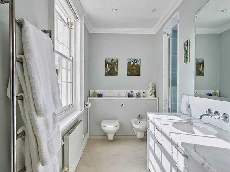 Bathroom at Elegant Ashington estate home, A1692 (photo 13)