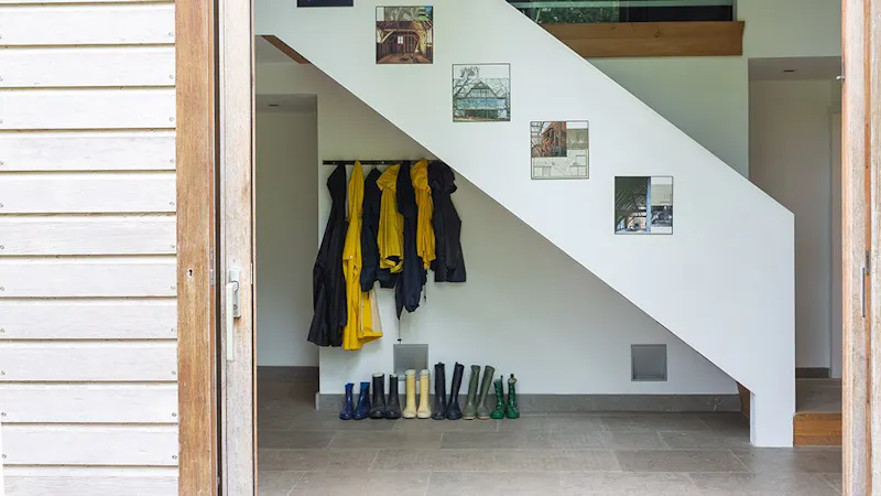 Entrance hall at Ashington barn conversion, L691 (photo 10)