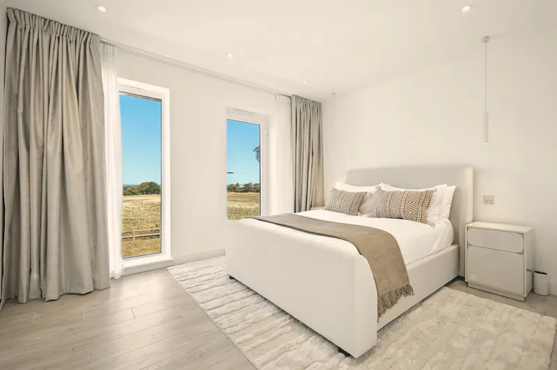 Bedroom at Epping Green minimalist house, D2871 (photo 13)
