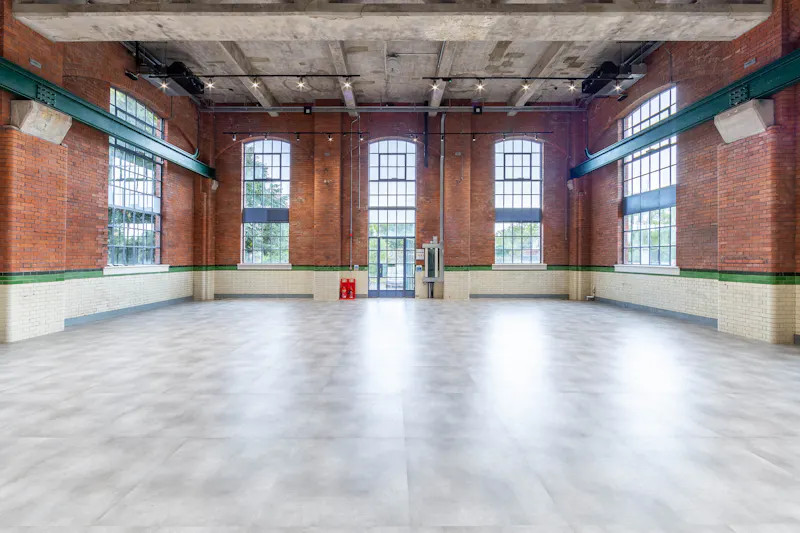 Beams at East London Venue Space , N570 (photo 3)