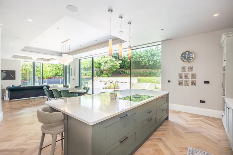 Luxury Surrey modern mansion, D2868 (photo 5)