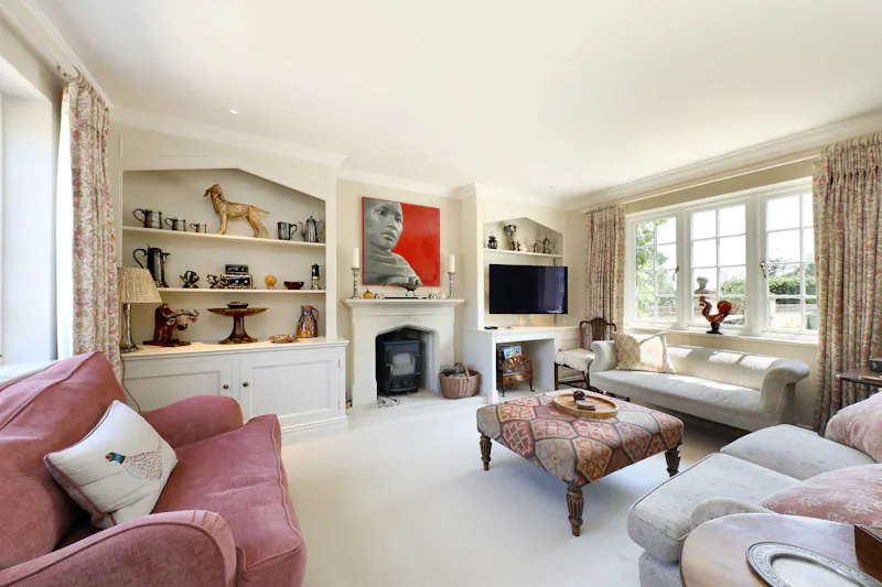 Living Room at Refined Shalden Country House, D2870 (photo 10)