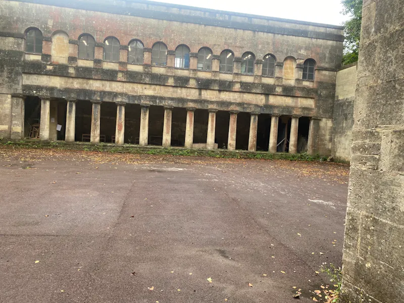 Courtyard at Grand Georgian Bath college , J232 (photo 10)