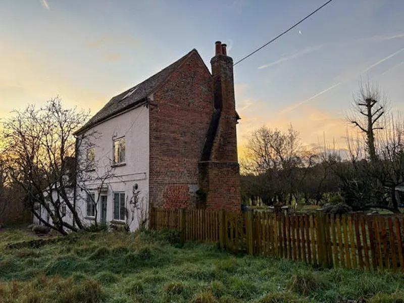 Quirky Guildford cottage, C929 (photo 27)
