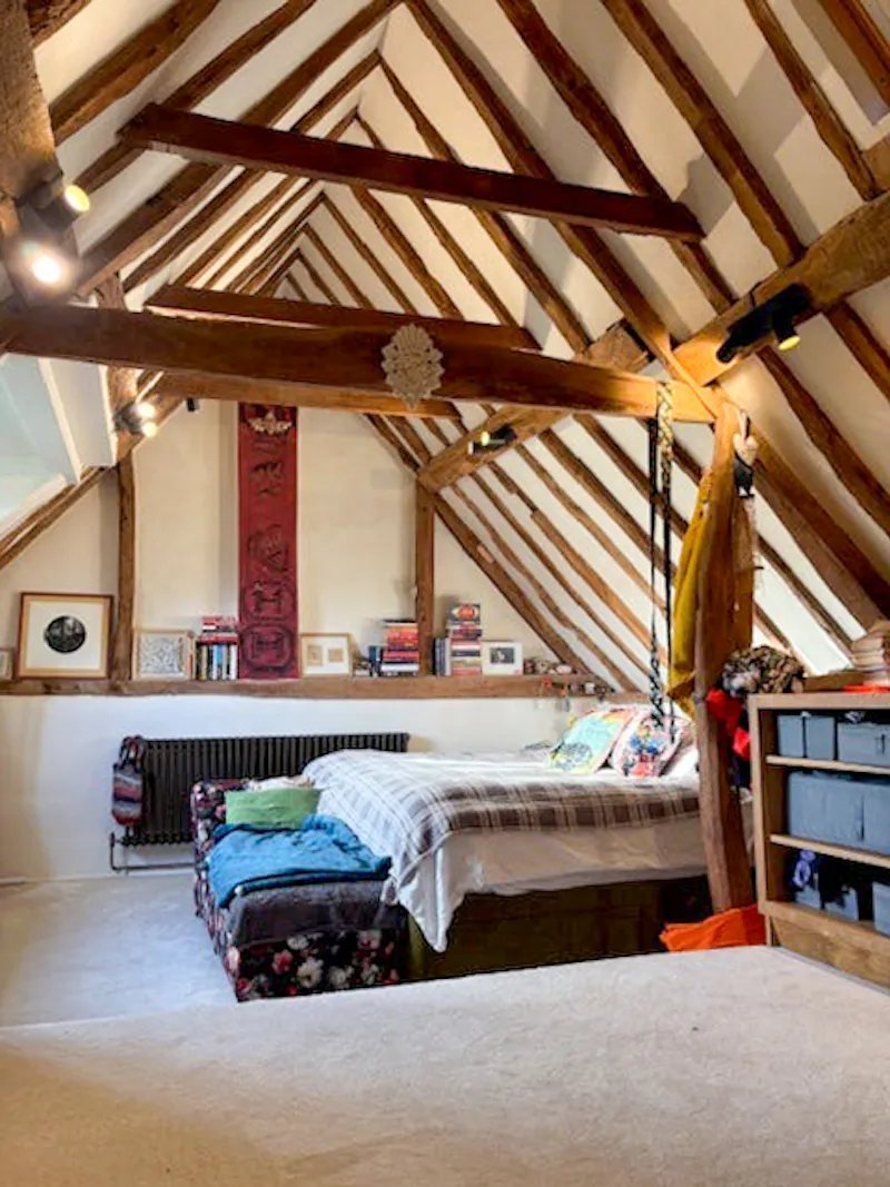 Bedroom - main at Quirky Guildford cottage, C929 (photo 14)