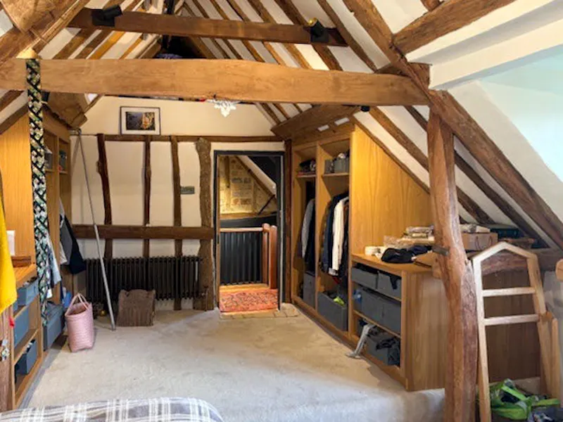 Quirky Guildford cottage, C929 (photo 16)
